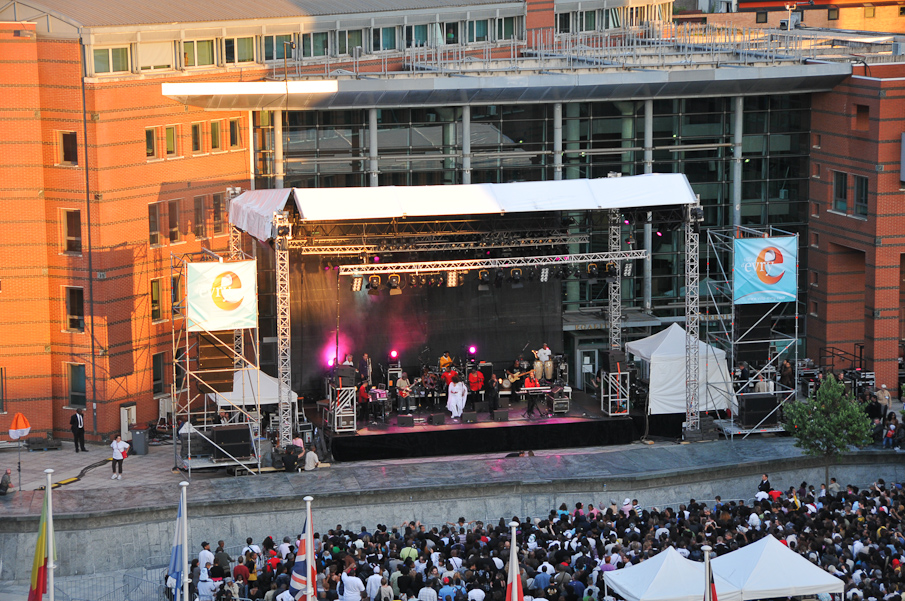 Fete de la Musique Evry 2009 - La Foule 063.jpg